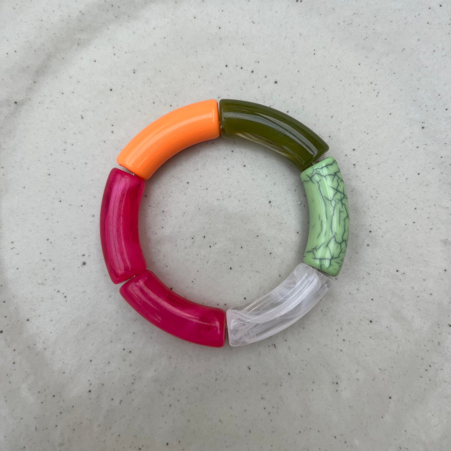 Tubeperlen Armreif Sommer Ibiza Style, gebogene Acrylperlen, Lila, Neon Gelb, Orange