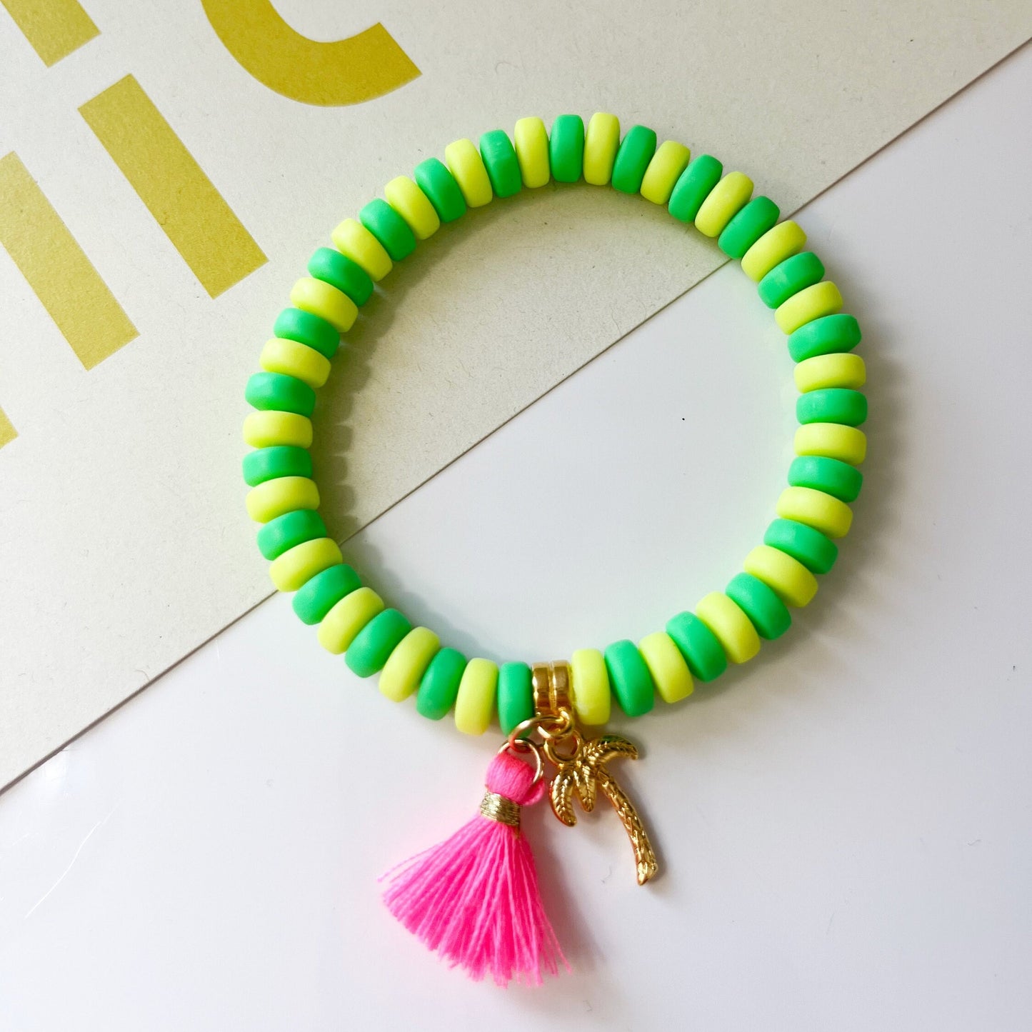 Polymer Perlen Armband Sommer Ibiza Style, neon grün und neon gelb, Armband mit Qauste