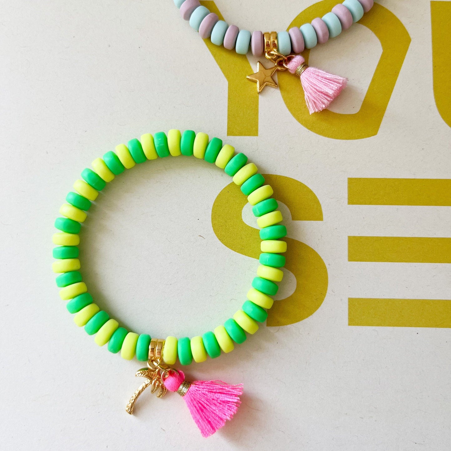 Polymer Perlen Armband Sommer Ibiza Style, neon grün und neon gelb, Armband mit Qauste